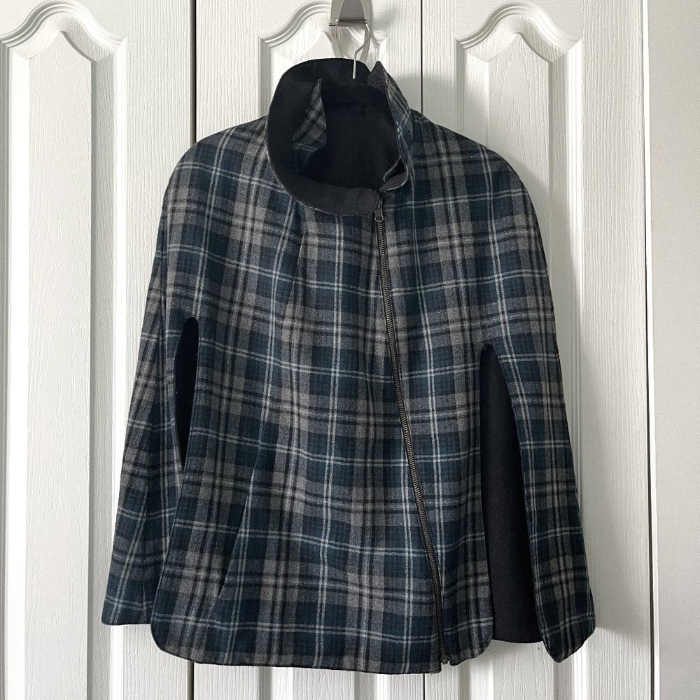 Wool Reversible Cape or Cloak/Poncho with zipper & pocket for both sides